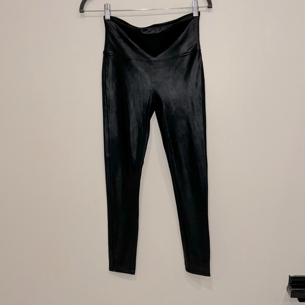 Spanx Faux Leather Legging black size Medium.